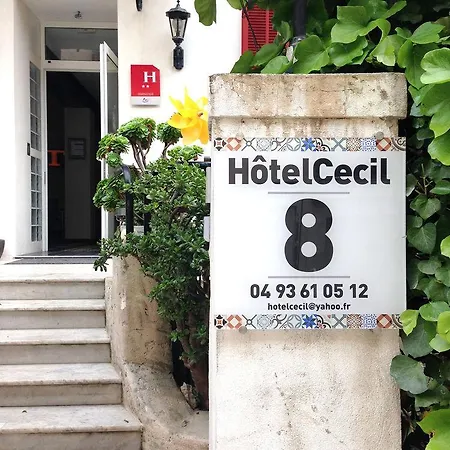 De Charme Cecil Hotel 3*