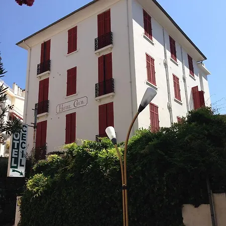 De Charme Cecil Hotel 3*